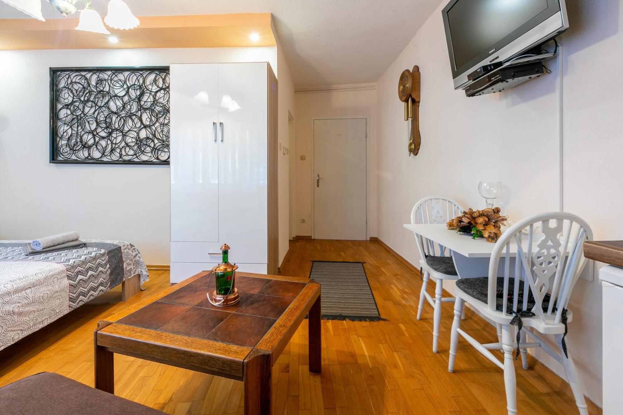 App Beni Apartment Криквеница Стая снимка